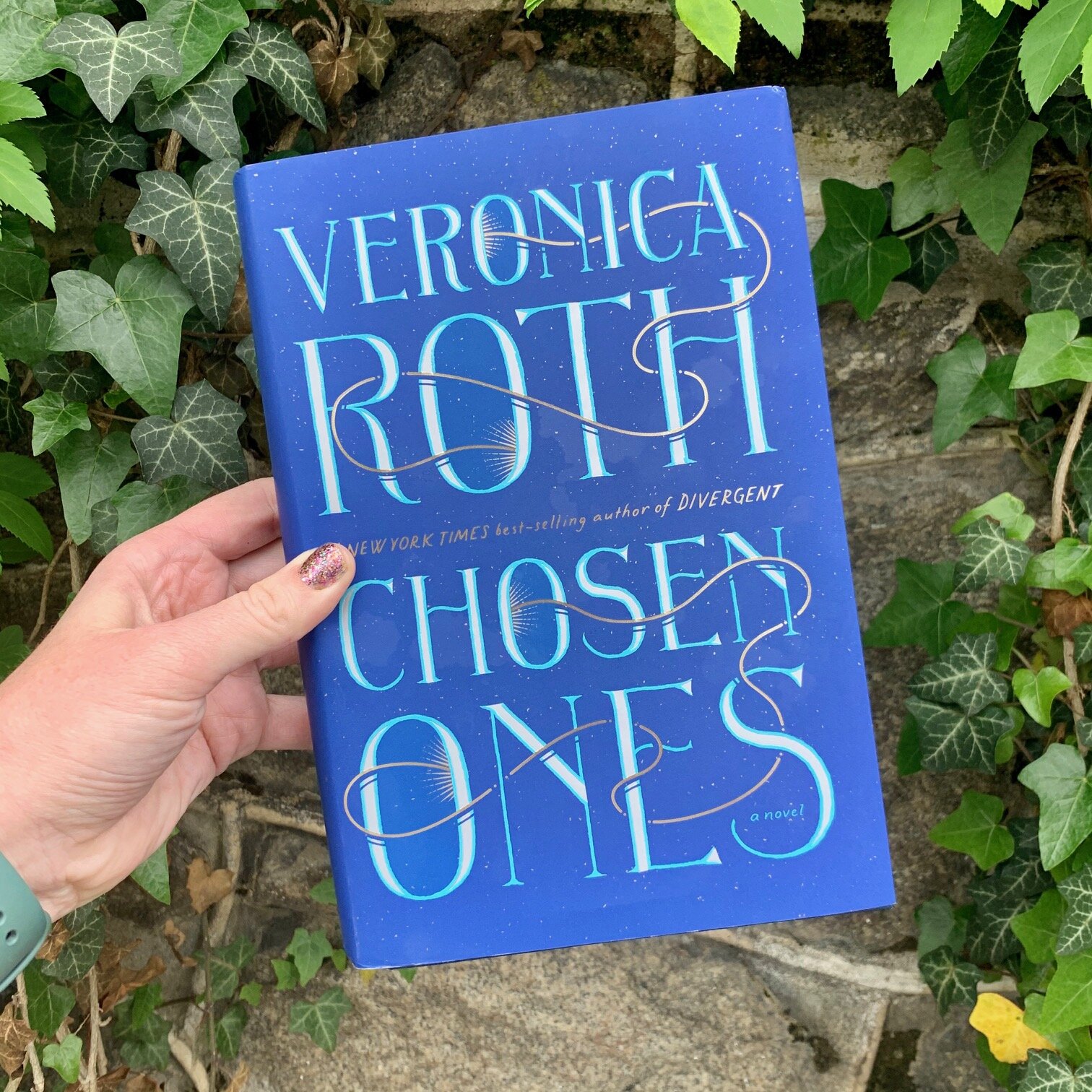 Book Review: "Chosen Ones" by Veronica Roth — She's Full of Lit
